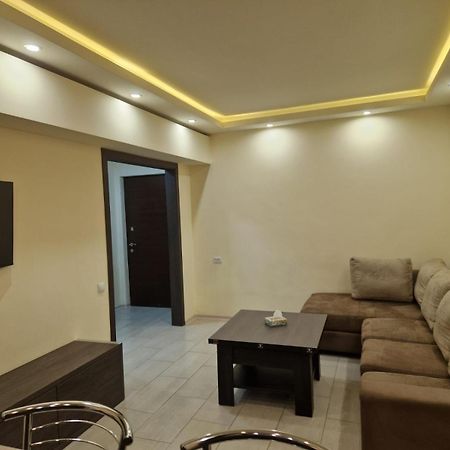 Comfortable Apartment In The Centre Of Yerevan 002 Eksteriør billede